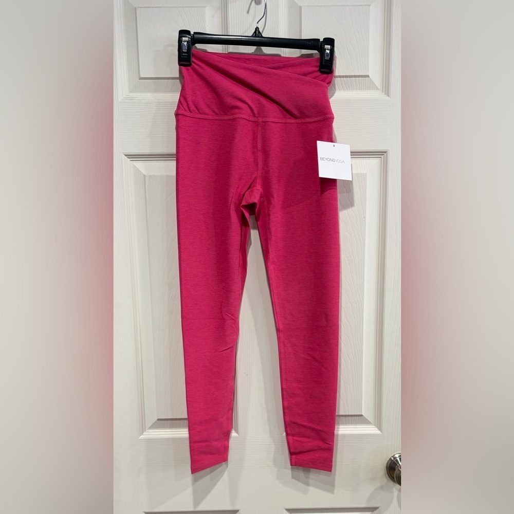 Beyond Yoga Women's Small Spacedye At Your Leisure Midi Legging Pink Heather NWT